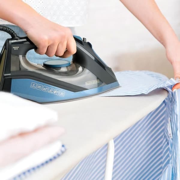 Ångstrykjärn - BLACKDECKER - BXIR2801E - 2800 W - Ångutsläpp 180 g/min - Keramisk sula