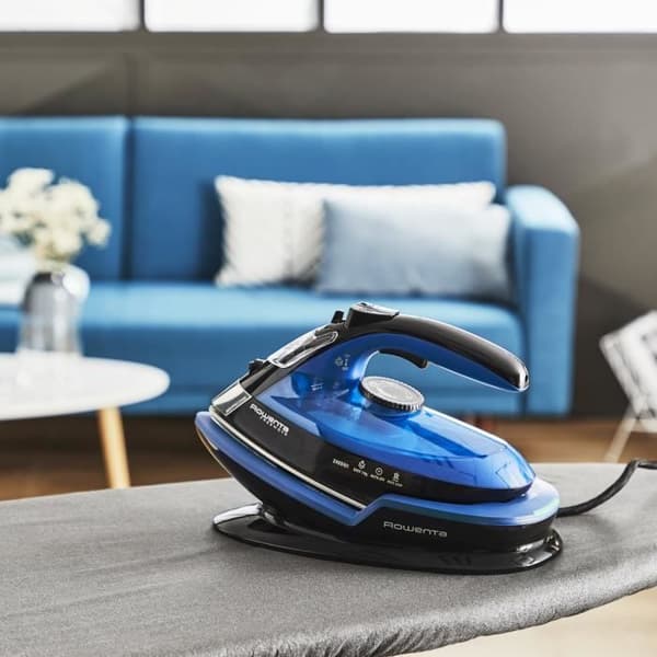 ROWENTA sladdlös ångstrykjärn, ångeffekt 27 g/min, pressning 115 g/min, perfekt glid, 250 ml tank, Freemove DE5010D1