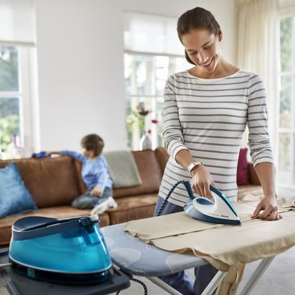 PHILIPS GC7840/20 - PerfectCare kompakt ångstation - 6,5 bar - Ångpuff upp till 400 g - 1,5 liters vattentank - SteamGlide