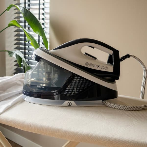 BREND BR-2231 höyryrauta, jossa 1500 ml höyrygeneraattori – Valkoinen
