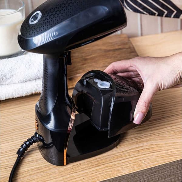 ÅNGSTRYKARE FÖR VERTIKAL ÅNGNING AV KLÄDER 1500W KLAUSBERG KB-7778
