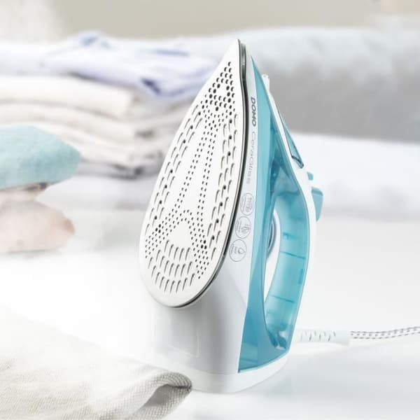 Ångstrykjärn - DOMO - DO7060S CeraGliss - 2400 W - 40 g/min - 320 ml - Blå / Vit
