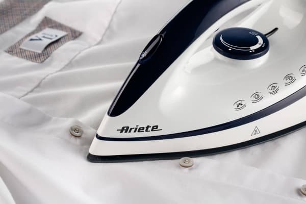 Ariete Steam Power Easy 5571, 2400 W, Keraaminen pohjalevy, 1,8 L, 120 g/min, Sininen, Valkoinen, Valmis