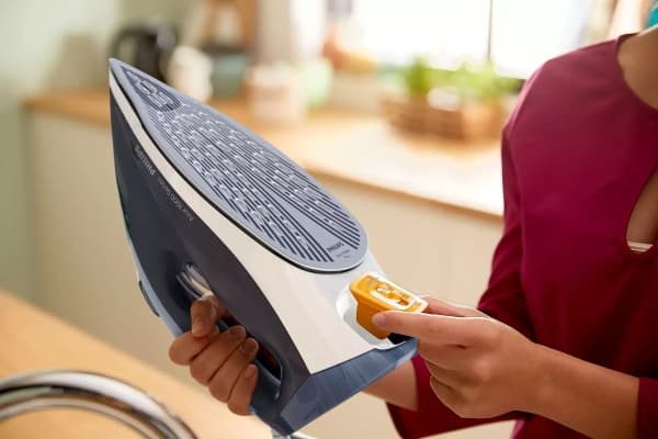 Philips Azur 7000 Series DST7030 - Dampstrykejern med automatisk slukking - såleplate: SteamGlide Plus - 2800 W - mørk blå