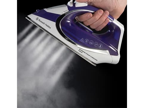 Russell Hobbs 23300-56, Höyrysilitysrauta, Keraaminen pohjalevy, 1,8 m, 40 g/min, Violetti, Valkoinen, 0,3 L