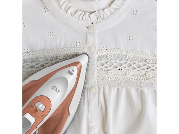 Tefal Virtuo 30 FV2C40E0, Dry & Steam iron, Ceramic soleplate, 1.9 m, 120 g/min, Peach, White, 27 g/min