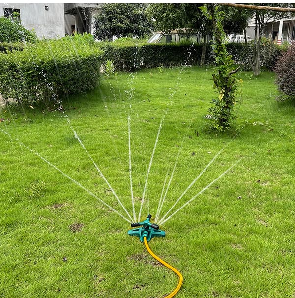 Plen sprinkler hage sprinkler justerbar 360-graders rotasjon bred dekning