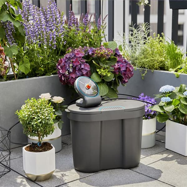 GARDENA AquaBloom Solar Automatisk bevattningslösning - Med vattenreserv - Upp till 20 växter - Droppa (13301-20)