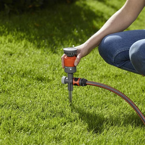 GARDENA Vario Comfort Circular Sprinkler – Yta 225m² max – Räckvidd 8,5m max – Bevattningsskåror 45-360° – 5 års garanti (1949-20)