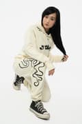 Miniatyrbild 4 av 4: Olivia Rodrigo Sour Butterfly Pullover Hoodie