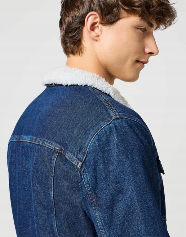 Wrangler Sherpajacka Dark Stone Isolerad Katana Marinblå Denim M