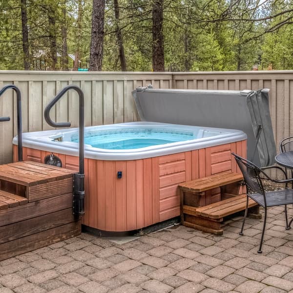 Hot Tub Cover Thermal Jacuzzi Square Hard Protection Weather Resistant PVC Leather Insulating EPS Foam UV, Mold and Fire Resistant Lockable 6 Handles