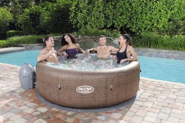 Bestway Lay-Z-Spa St. Moritz Uppblåsbar Bastu - 5-7 Personer, 180 Bubblestrålar, Frostskydd, Energieffektiv