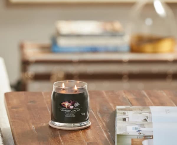 Yankee Candle Black Coconut, Cylinder, Sort, Kokosnøtt, Treverk, 50 timer, 1 stykker