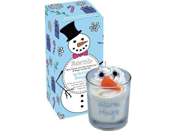 BOMB COSMETICS_Warm Hugs świeca z pianką 200g