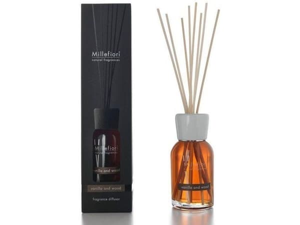 Millefiori Milano Aromadiffuusori Natu ral Vanilja ja puu 250 ml 250ml 250ml 250ml Kotituoksu tikuilla varustettuna