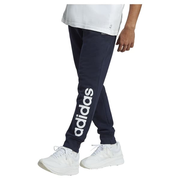 Adidas Byxor Essentials French Terry Tapered Cuff Logo Joggers Blå XS / Regular Man