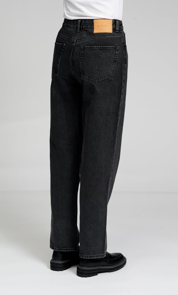 The Original Performance Loose Jeans - Washed Black Denim