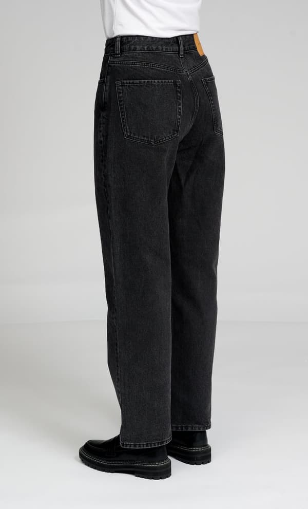 The Original Performance Loose Jeans - Washed Black Denim