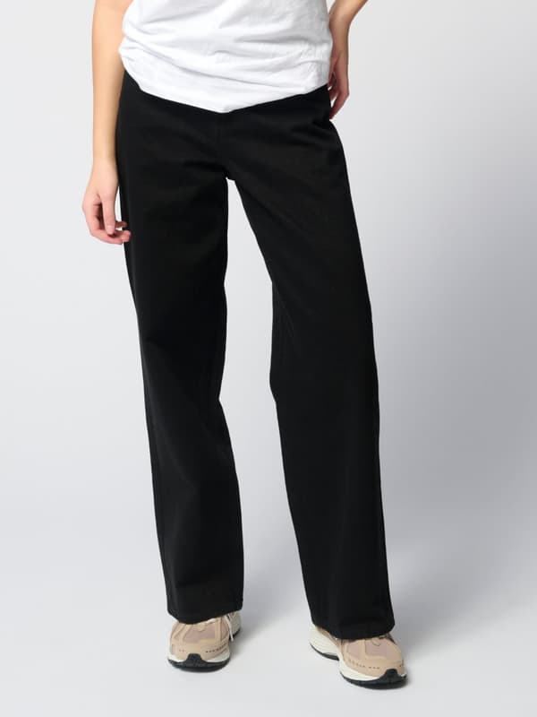 Performance Loose Jeans
