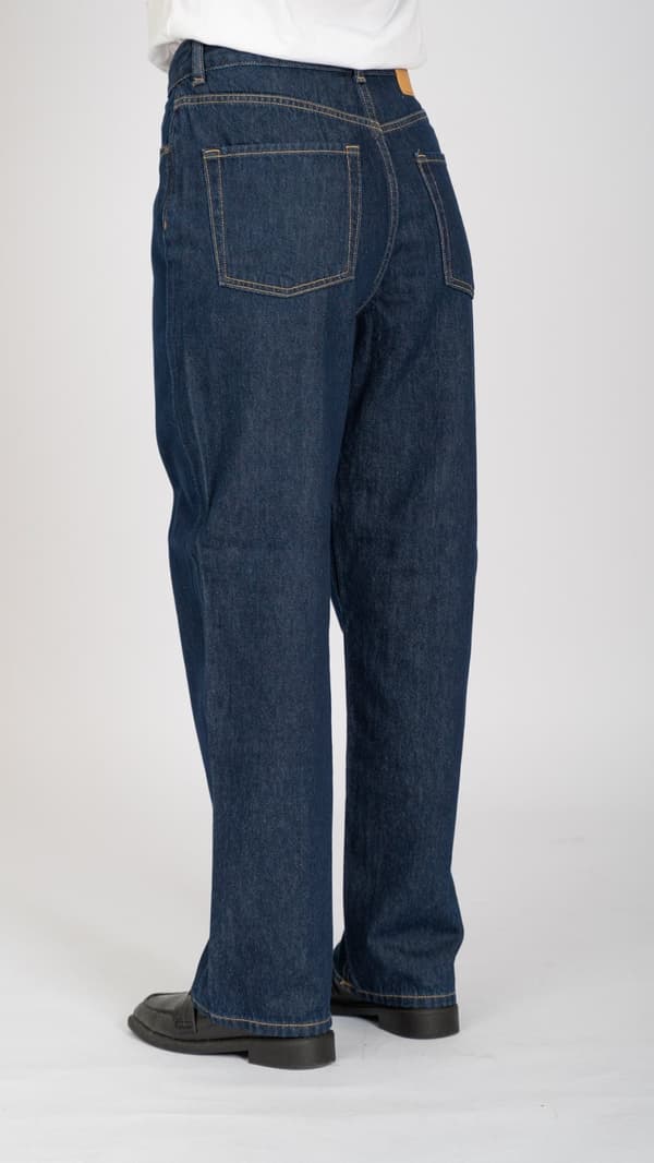 Performance Loose Jeans