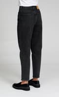 Miniatyrbild 7 av 10: Performance Mom Jeans Washed Black Denim