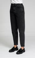 Miniatyrbild 9 av 10: Performance Mom Jeans Washed Black Denim
