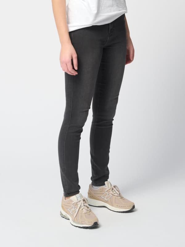 Performance Skinny Jeans