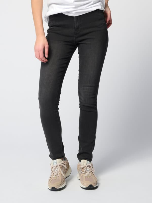 Performance Skinny Jeans