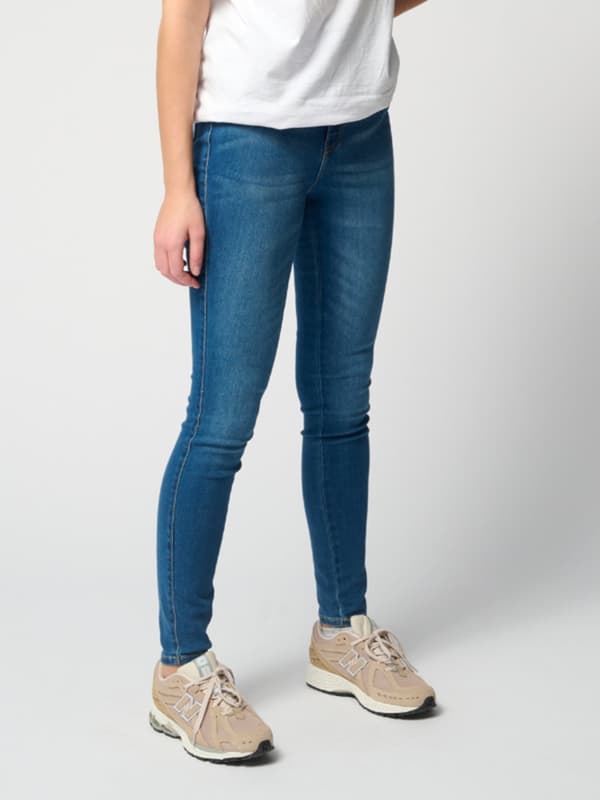 Performance Skinny Jeans