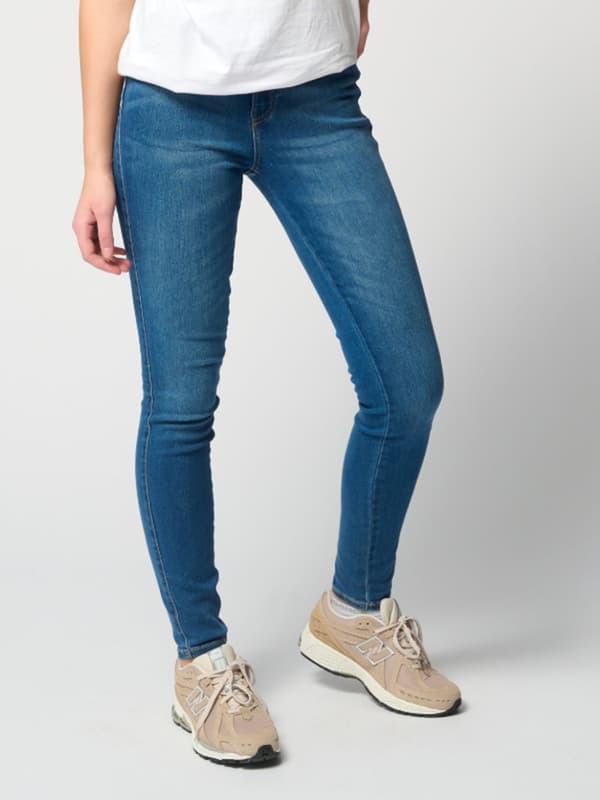 Performance Skinny Jeans