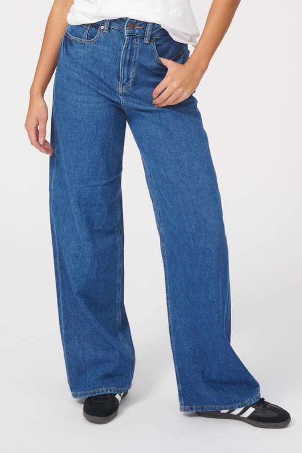 Performance Wide Jeans