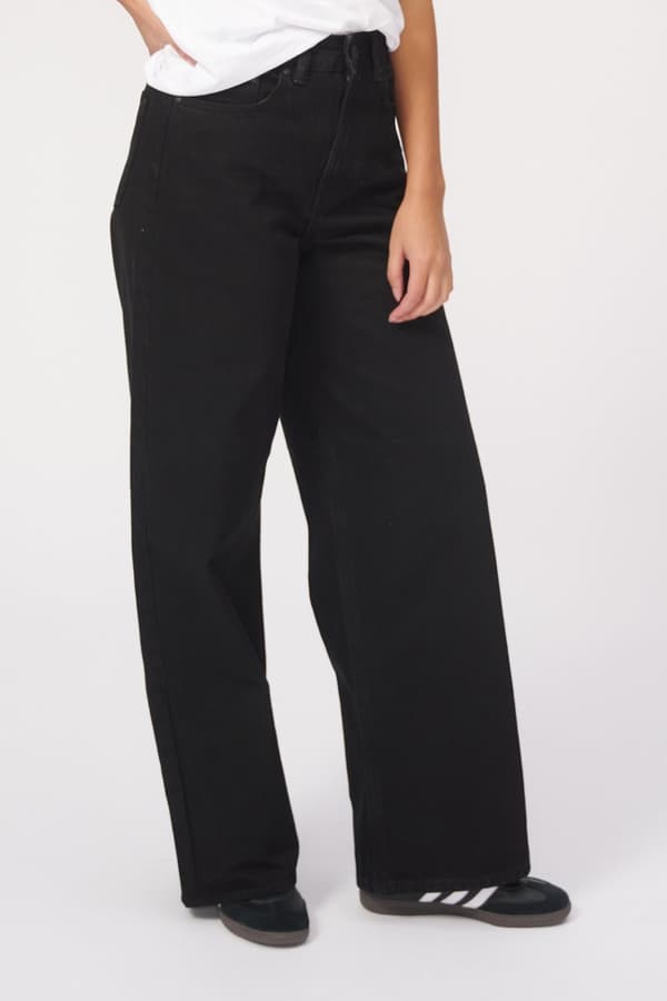 Performance Wide Jeans