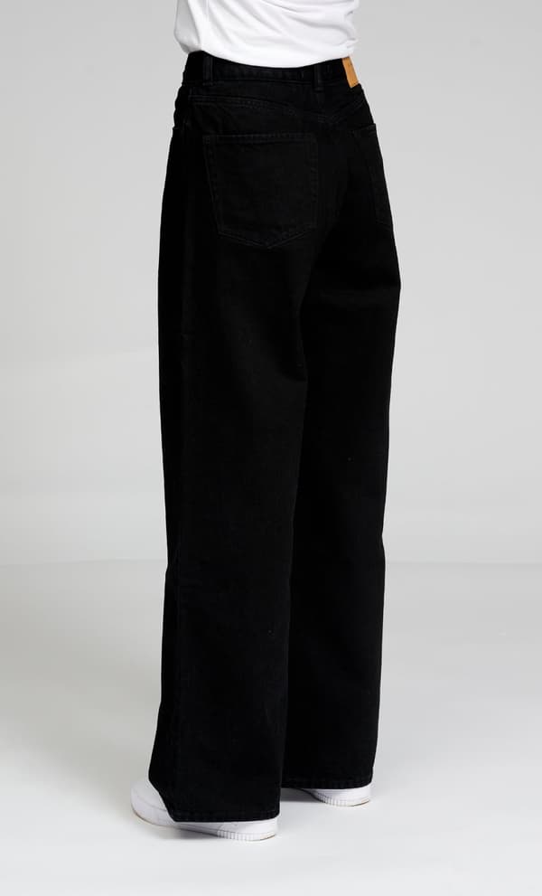 Performance Wide Jeans