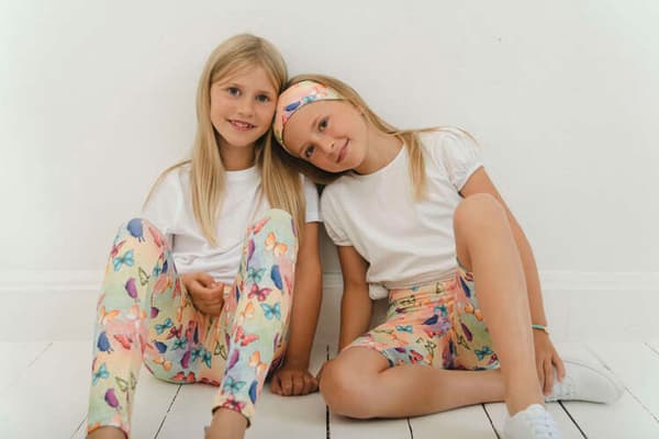 Långa barnleggings - Fjärilar 122-128 cm