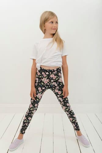 Lange børneleggings - kolibrier og blomster 128-134 cm