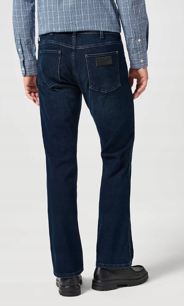 Wrangler HORIZON REGULAR BOOT Onyx UTSVÄNGDA JEANS W34 L30