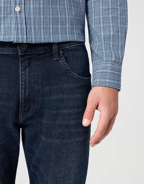 Wrangler HORIZON REGULAR BOOT Onyx UTSVÄNGDA JEANS W34 L30