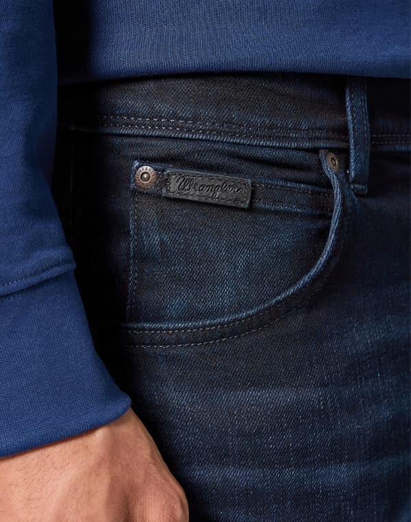 Wrangler TEXAS SLIM -farkut, tummansiniset ja mustat, laivastonsiniset, W34-L30