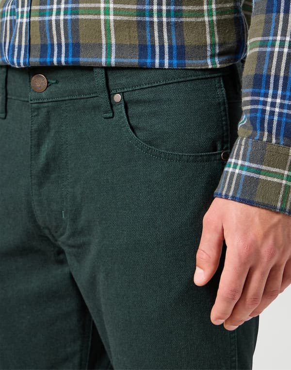 Wrangler GREENSBORO Scarab LIGE MØRKEGRØNNE STOFBUKSER W31 L30