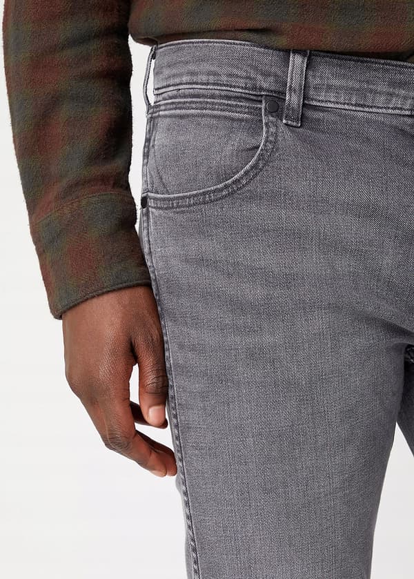 Wrangler GREENSBORO In Space Raka Jeans Grå Denim W40 L34