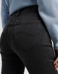 Pikkukuva 7 / 11: Lee SCARLETT HIGH BLACK NAISTEN KORKEAT SLIM -FARKUT W28 L31