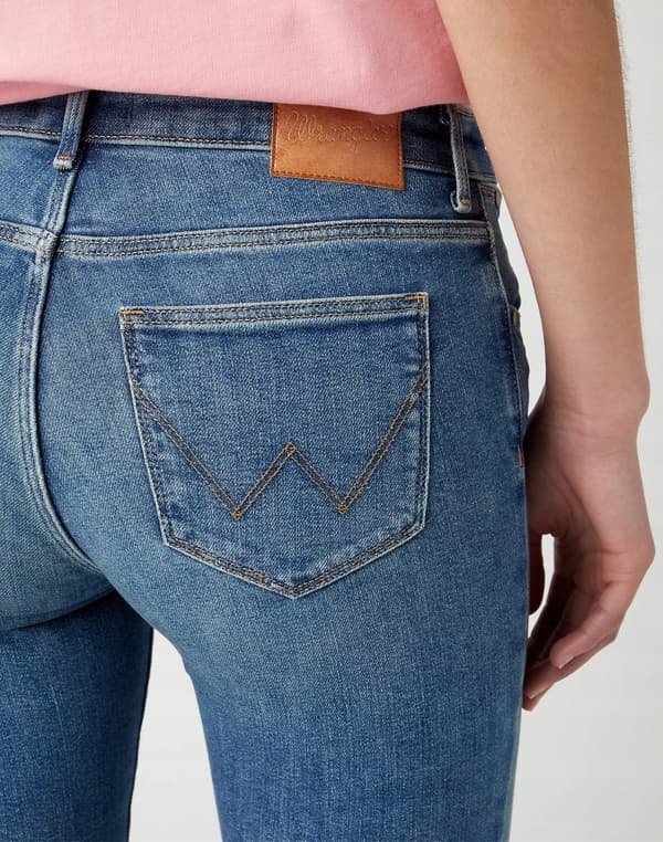Wrangler Bootcut Girlband Damjeans med utsvängda ben W28 L32