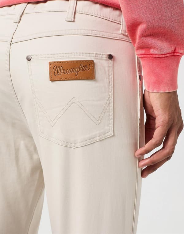 Wrangler LARSTON SLIM Stone FITTED BEIGE TYGBYXOR W40 L34