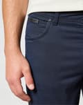 Pikkukuva 6 / 9: Wrangler TEXAS SLIM tummansiniset laivastonsiniset kangashousut W40 L34