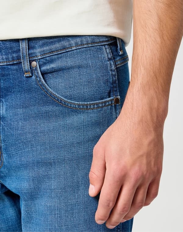 Wrangler FRONTIER RELAXED Raindrop LØSE LIGE JEANS W32 L30