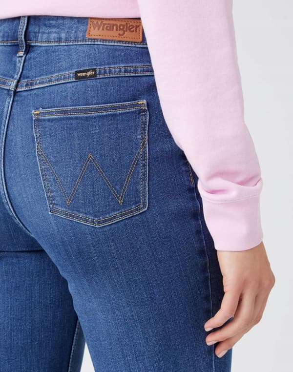 Wrangler STRAIGHT Hudson NAISTEN SUORA HIGH JEANS W27 L30