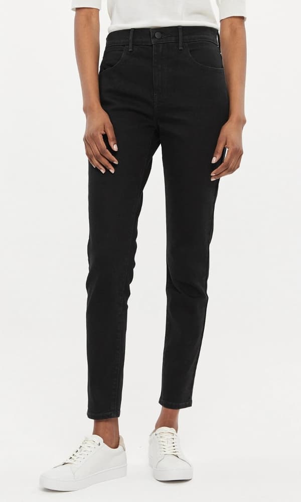Wrangler korkeat, mustat, pillifarkut naisille, W31-L32