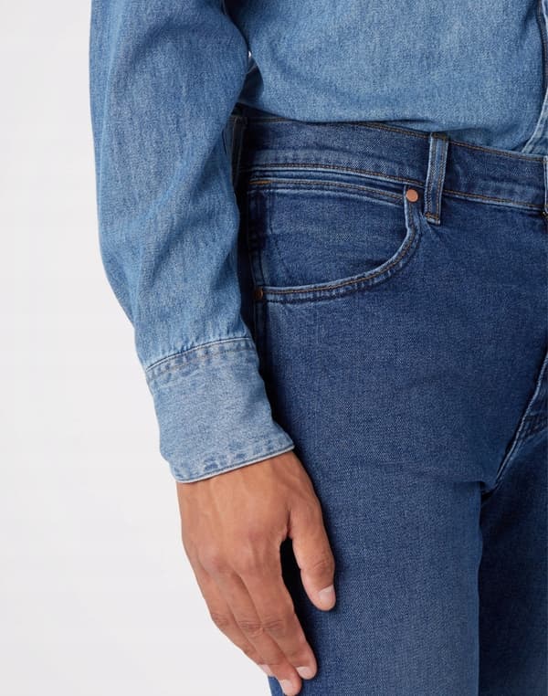 Wrangler LARSTON The Rock FITTED JEANS MÖRK DENIM W31 L34