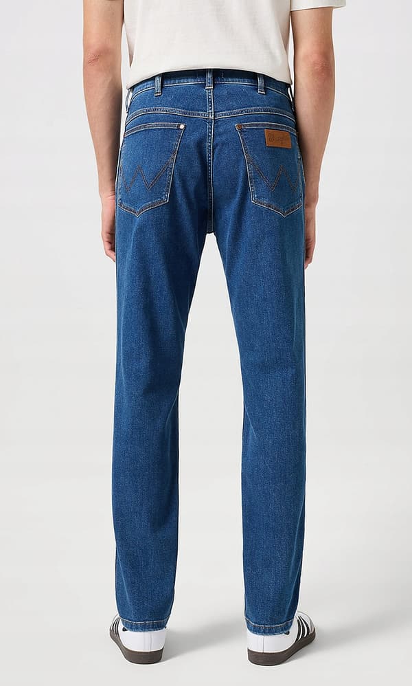 Wrangler RIVER Coldwater KLASSISKE MØRKE JEANS MED SLIMME AFSLAPNING W31 L32